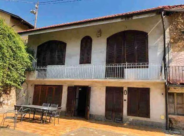 Casa con 5 locali in vendita in Via Roma, Vallo Torinese