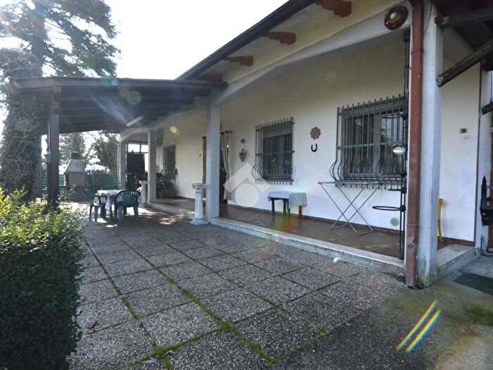 Casa trilocale in vendita in Via Crocetta, Centro, Rolo