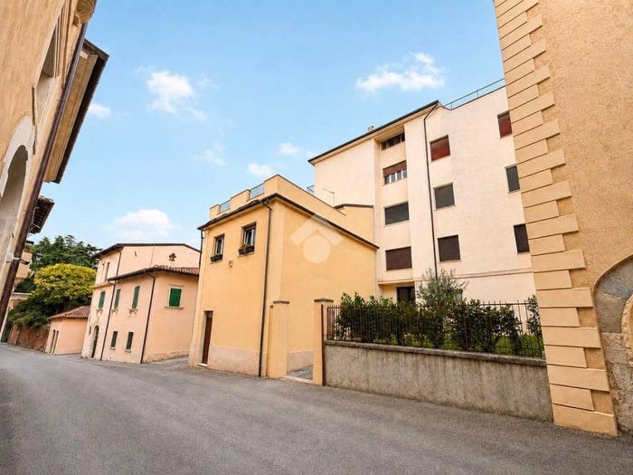 Appartamento trilocale in vendita in Via Fortebraccio, Villa Comunale, L'Aquila