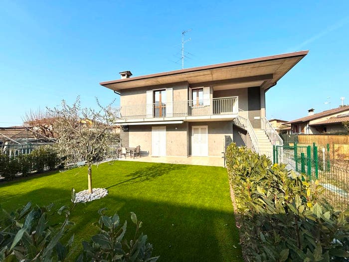 Appartamento quadrilocale in vendita in Via Isonzo, Lonato, Lonato del Garda