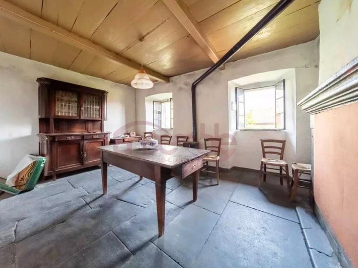Casa con 5 locali in vendita in Borgo Maria Gallina, Centro, Monchio delle Corti
