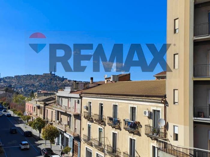 Appartamento quadrilocale in vendita in VIA GIORGIO ARCOLEO, Centro, Caltagirone