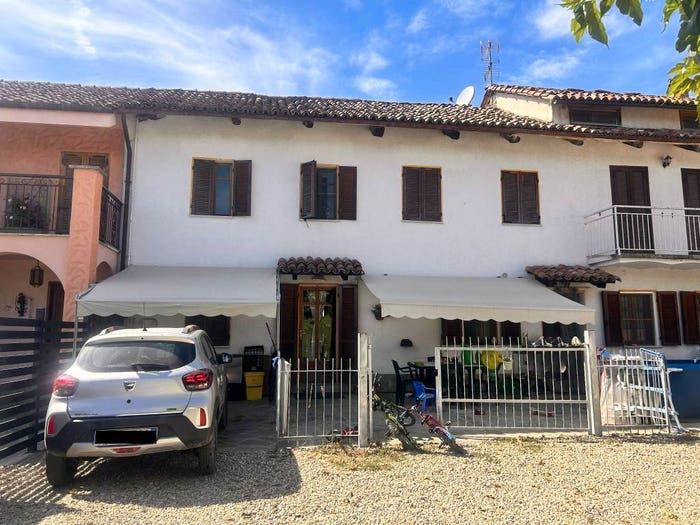 Casa quadrilocale in vendita in Via Pelisseri, Neive