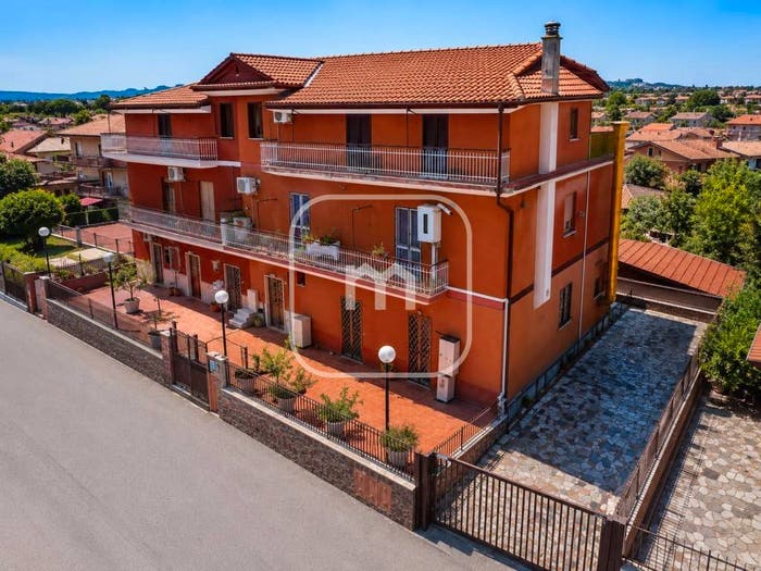 Appartamento trilocale in vendita in Via Agugliano, Corcolle, Roma