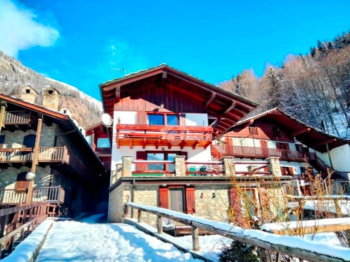 Casa con 6 locali in vendita in Strada Villair, Centro, Courmayeur