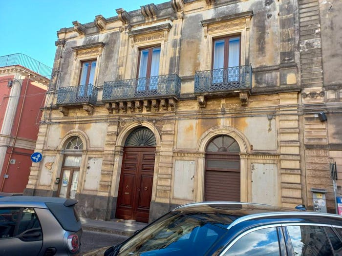 Casa con 6 locali in vendita in Corso Italia, Centro, Riposto