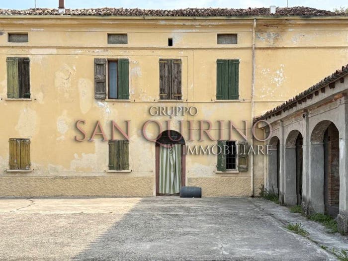 Casa con 6 locali in vendita in Via L N Bacchi, Gazzuolo