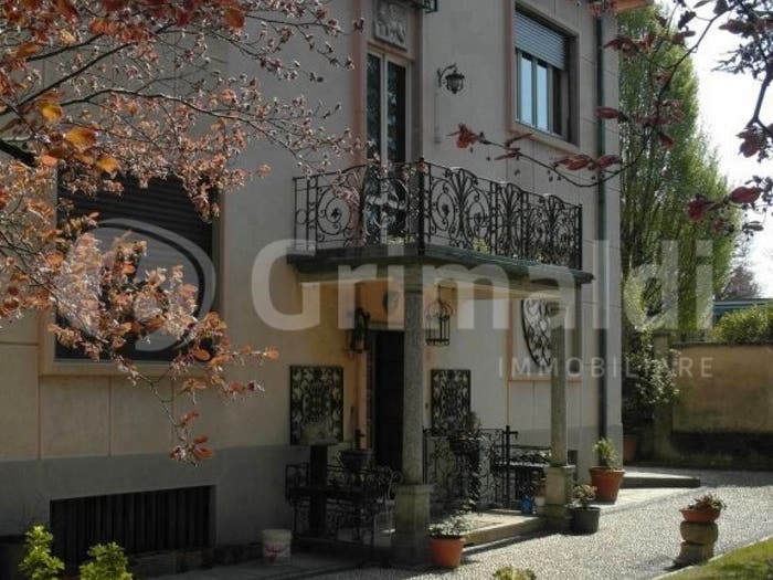 Casa con 6 locali in vendita in via Villafranca, Centro, Carate Brianza