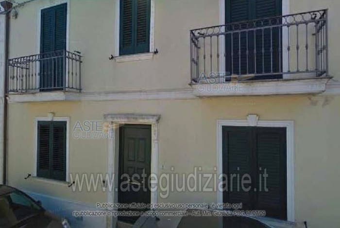 Casa con 6 locali in vendita in Via Giosuè Carducci, Guasila