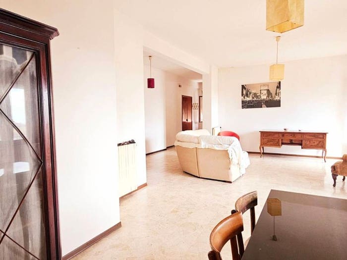 Appartamento con 6 locali in vendita in Avenza, Carrara