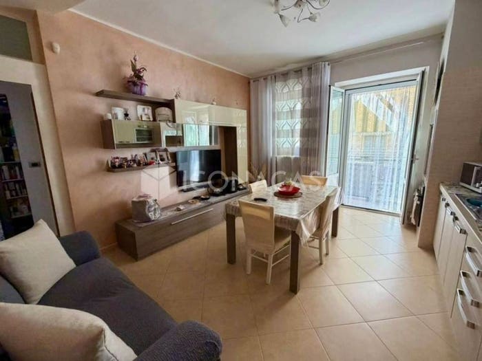 Appartamento trilocale in vendita in Via Giovanni Amendola, Bisceglie