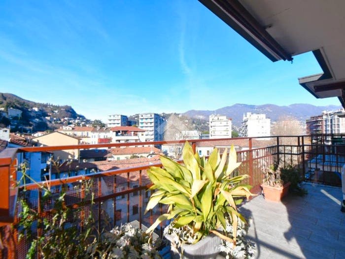 Appartamento trilocale in vendita in Via Francesco Raschi, Stadio Borgo Vico, Como