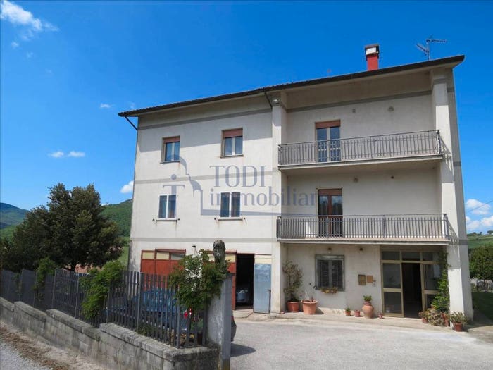 Casa con 6 locali in vendita in morre Baschi, Morre, Baschi