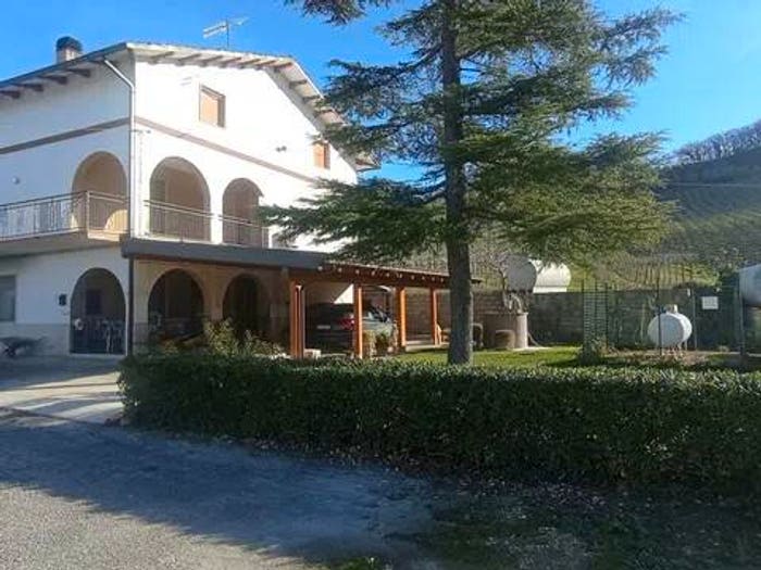 Casa con 6 locali in vendita in Contrada Pubbliconi, Bucchianico