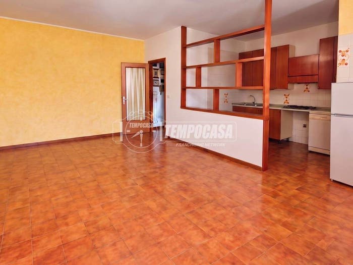 Appartamento trilocale in vendita in Via Giacomo Matteotti, Cento Paese, Cento