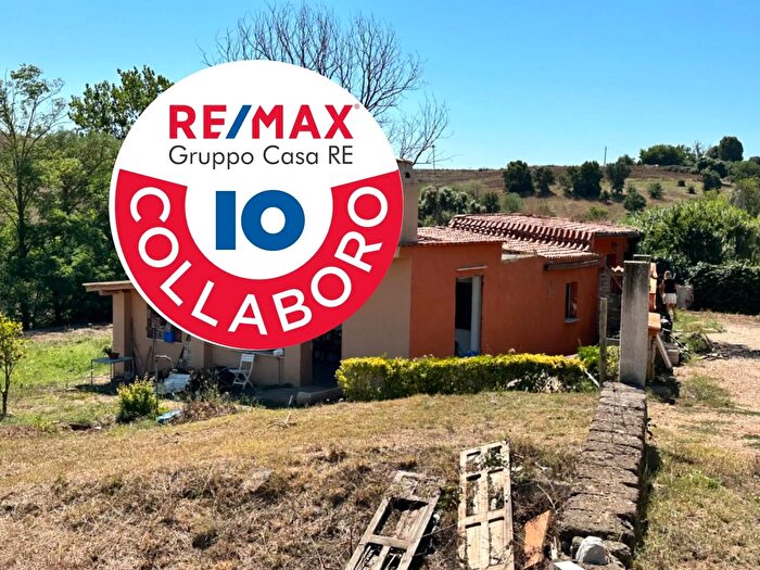 Casa bilocale in vendita in Via delle Gardenie, Pomezia