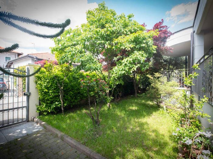 Casa con 6 locali in vendita in Via Novembre, Intra, Verbania