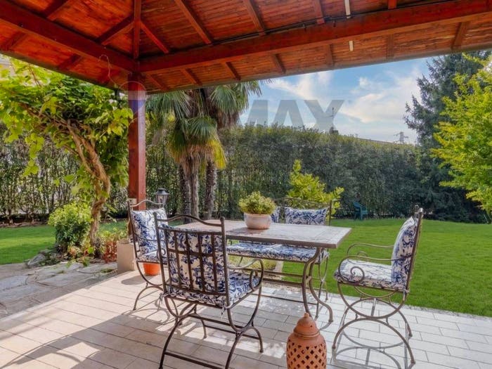 Casa con 6 locali in vendita in Centro, Triuggio