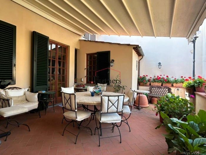 Casa con 6 locali in vendita in Via dei Renai, San Niccolò, Firenze