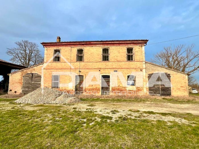 Casa con 6 locali in vendita in Villafranca, Forlì