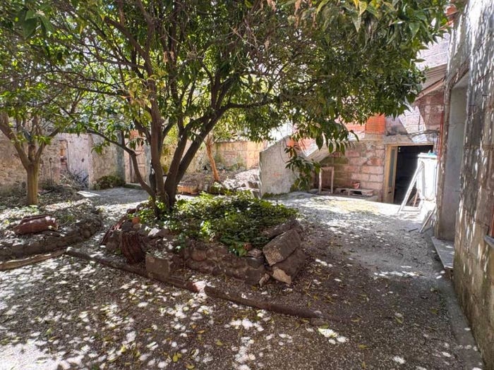 Casa con 6 locali in vendita in Via Roma, Centro, Tresnuraghes