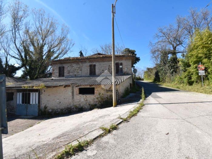 Casa trilocale in vendita in Via Colomba, Montescudo Montecolombo