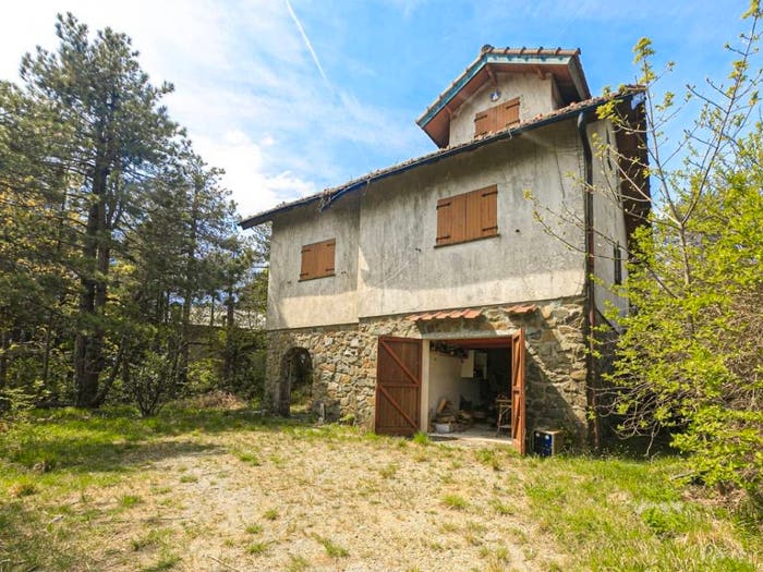 Casa con 6 locali in vendita in Via Piani di Praglia, Ceranesi