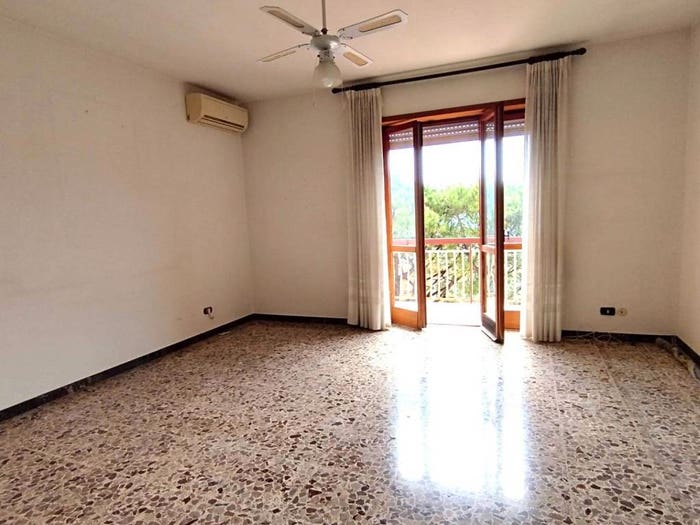 Appartamento con 5 locali in vendita in Strada Provinciale Formia Maranola Castellonorato, Formia