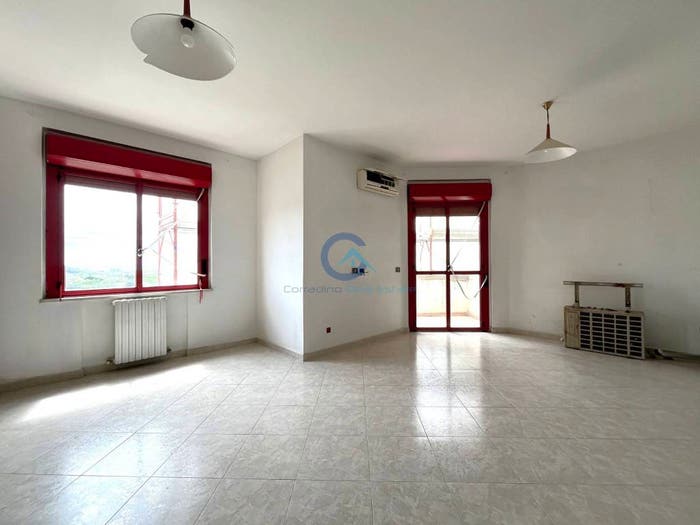 Appartamento con 5 locali in vendita in Via Brigata Catanzaro, Fortuna Corvo, Catanzaro