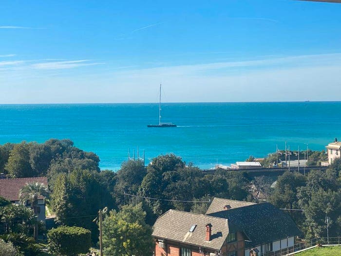 Appartamento con 6 locali in vendita in Viale Quartara, Quarto, Genova