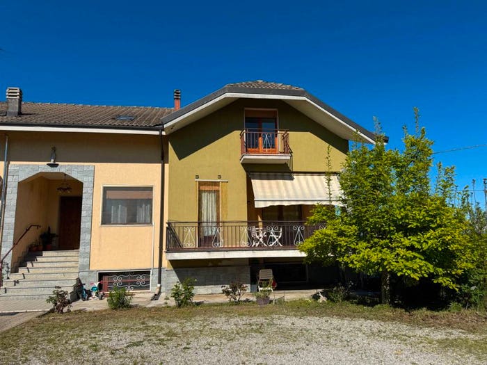 Casa con 6 locali in vendita in Centallo