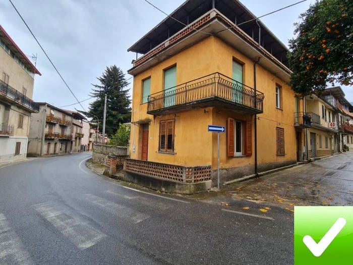 Casa con 6 locali in vendita in Via Vittorio Emanuele, Scido