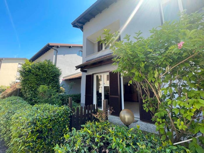 Casa con 5 locali in vendita in Via del Capricorno, Centro, Angera