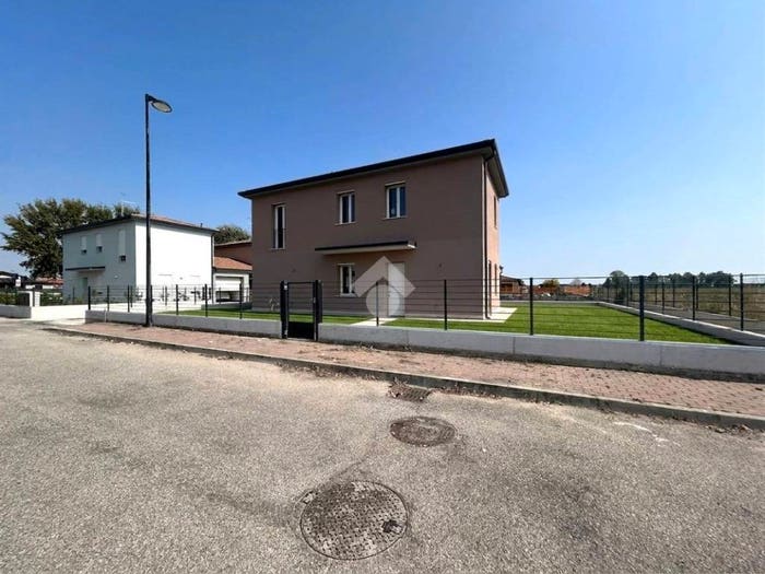 Casa quadrilocale in vendita in Centro, Isola della Scala