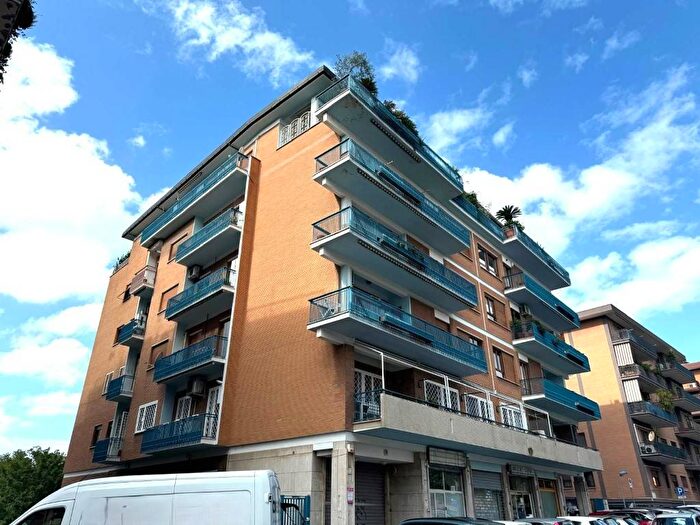 Appartamento con 6 locali in vendita in Via Alfredo Fusco, Balduina, Roma