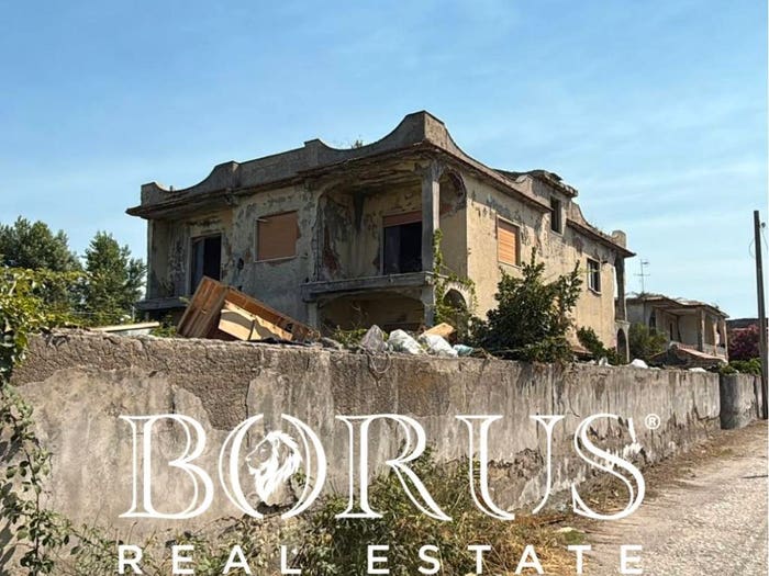 Casa con 6 locali in vendita in Viale Fiume Oglio, Bagnara Destra Volturno, Castel Volturno