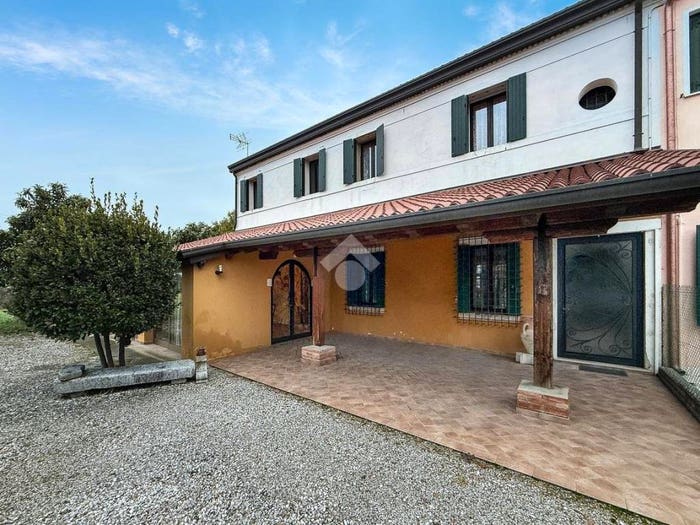 Casa quadrilocale in vendita in Via Carrezzioi, Sambruson, Dolo