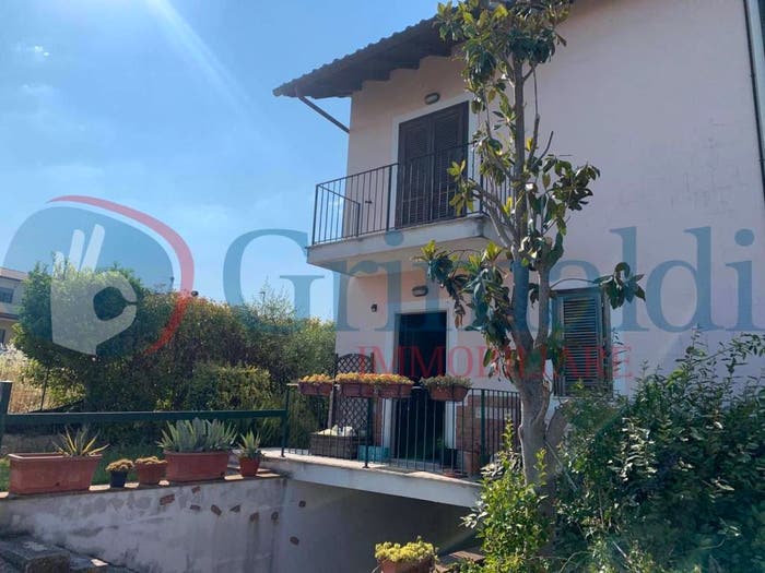 Casa trilocale in vendita in Via collepoppo, Centro, Bevagna