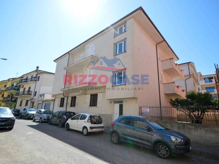 Casa con 6 locali in vendita in Via Terracini, Cariati