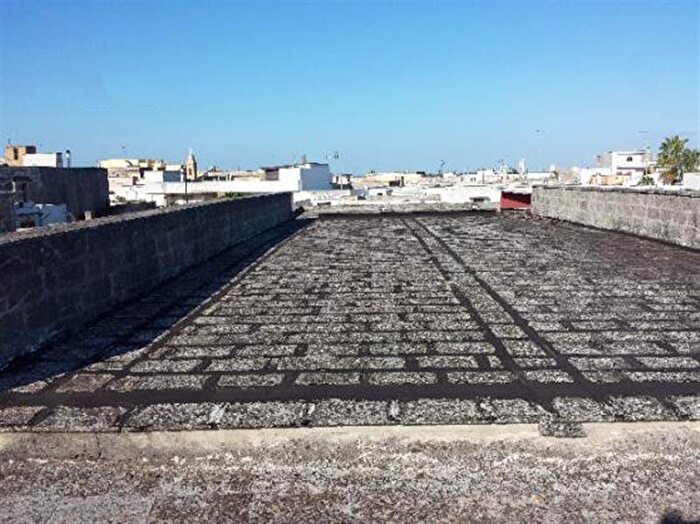 Appartamento con 10 locali in vendita in Via T Minniti, Guagnano