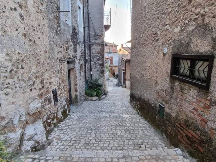 Appartamento bilocale in vendita in Via Maggiore, Centro, Artena