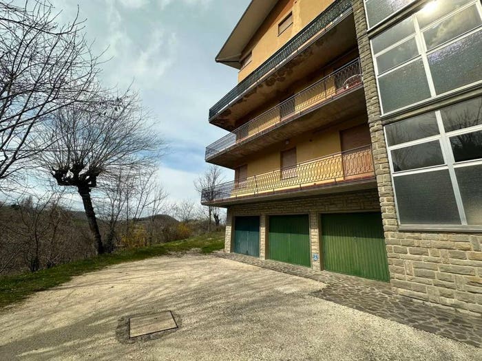 Appartamento quadrilocale in vendita in Via Lenzi SNC, Centro, Castel d'Aiano