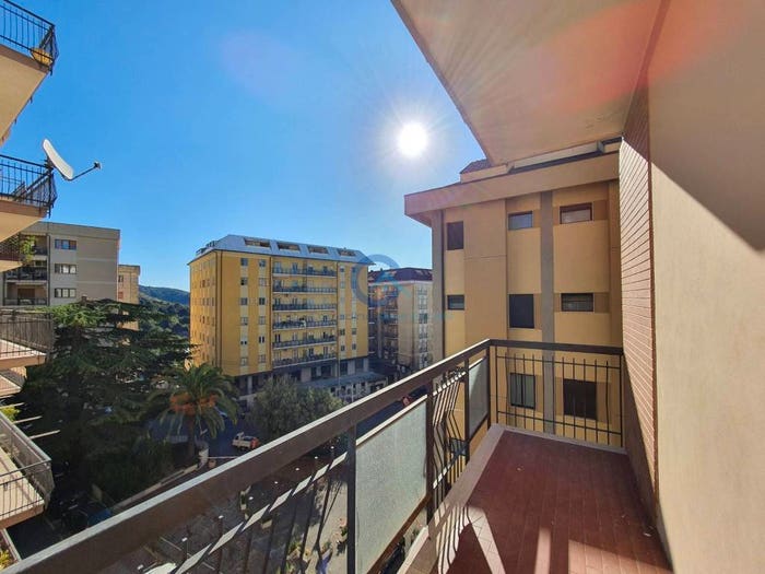 Appartamento quadrilocale in vendita in Viale Pio X, Stadio Pontepiccolo, Catanzaro