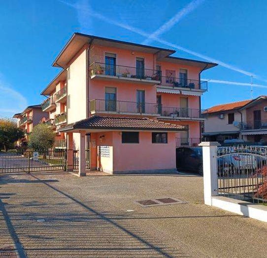Appartamento trilocale in vendita in Via Papa Giovanni Xxiii, Centro, Travacò Siccomario