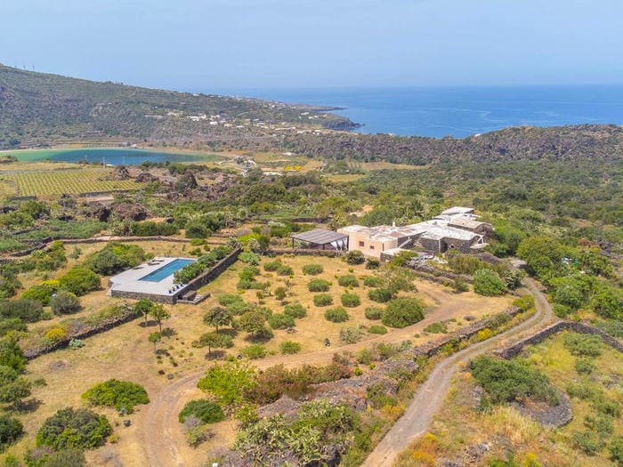 Casa con 6 locali in vendita in Via Cafaro, Pantelleria
