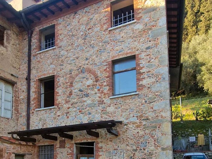 Casa con 5 locali in vendita in Via Lombrici No Number, Camaiore Paese, Camaiore