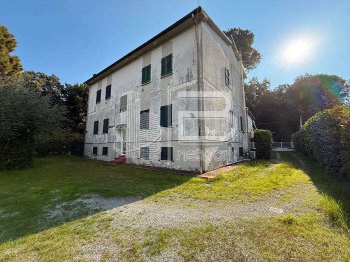 Appartamento quadrilocale in vendita in Via dei Mignani, Ronchi Poveromo, Massa