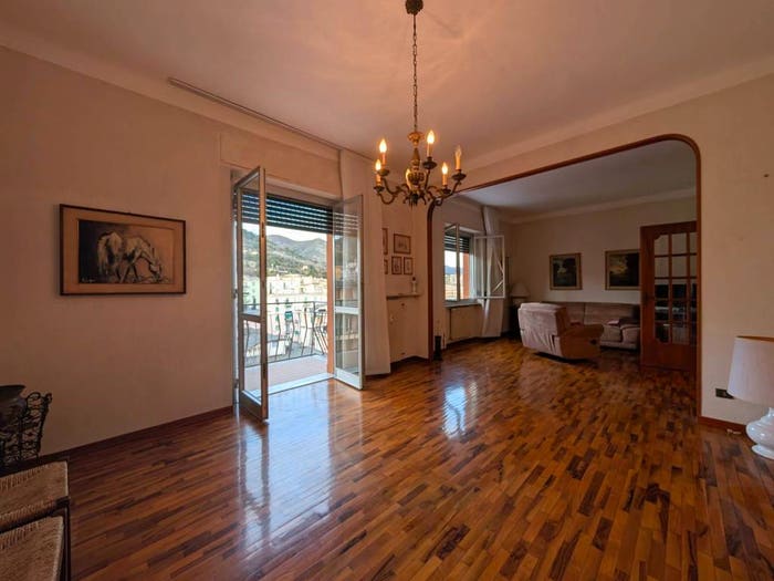 Appartamento quadrilocale in vendita in Salita Cataldi, Sestri Ponente, Genova