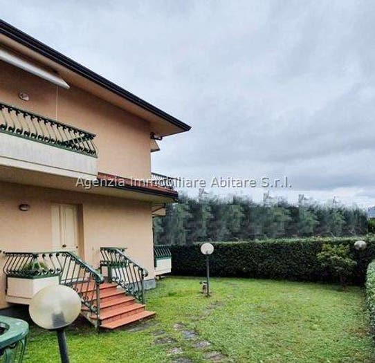 Casa con 6 locali in vendita in Centro, Massa