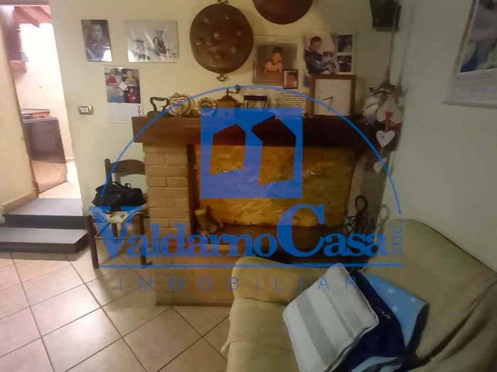 Casa con 6 locali in vendita in Castelnuovo Dei Sabbioni, Cavriglia